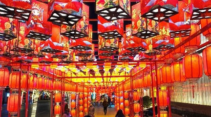 堅(jiān)持黨建引領(lǐng)凝心聚力 踐行百姓城管服務(wù)百姓——鄭州市城管局建立“紅色矩陣”推進(jìn)網(wǎng)格化基層治理工作紀(jì)實(shí)（節(jié)慶服務(wù)篇）